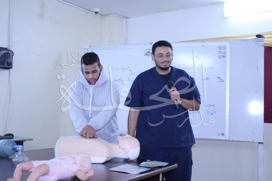 دورة في الإسعافات الأولية بالتعاون مع كلية المعرفة