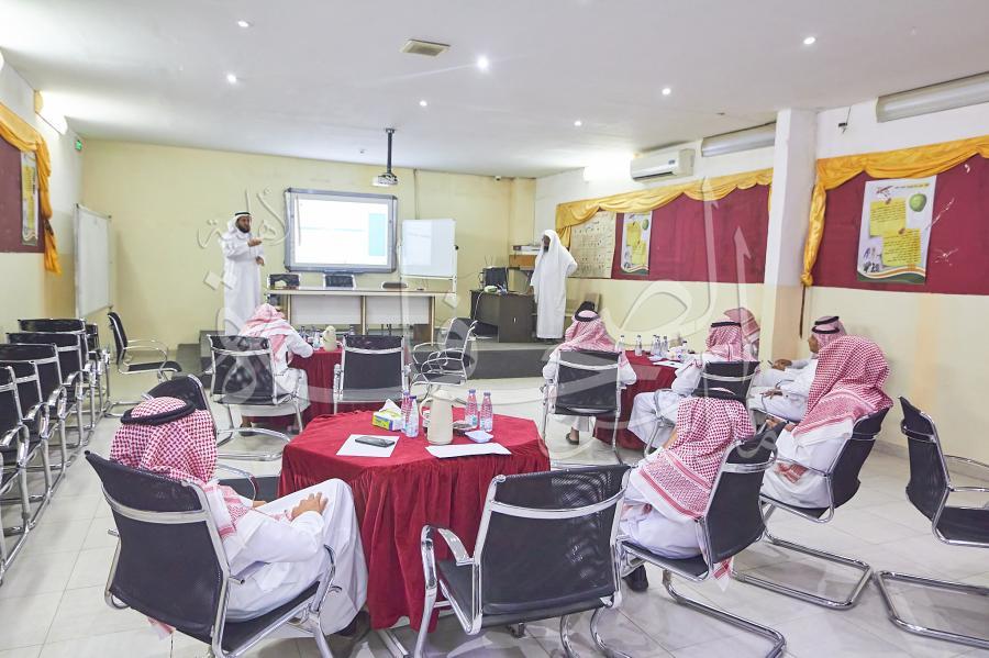 دورة " التفعيل الامثل لمنصة مدرستي لمعلمي المرحلة الإبتدائية"